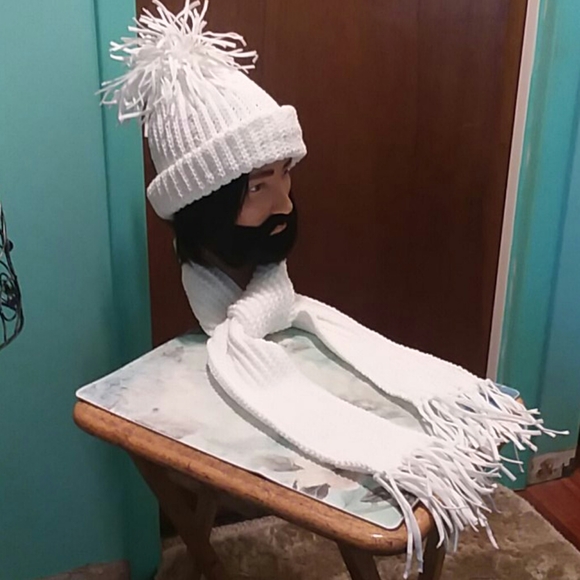 Handcrafted Scarf N Hat Set - Picture 2 of 5